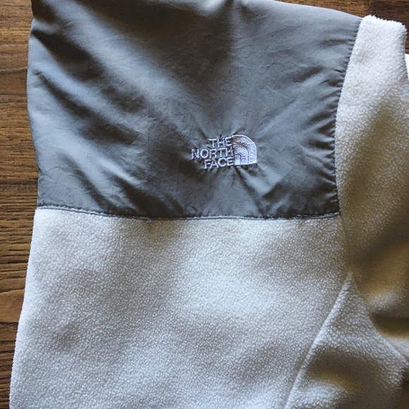 Women’s Northface Coat - Picture 4 of 6